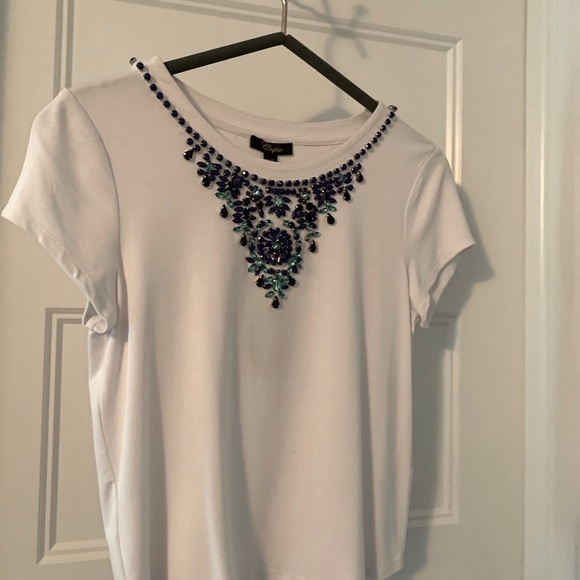 White crop top with jewelled neckline - Picture 2 of 4